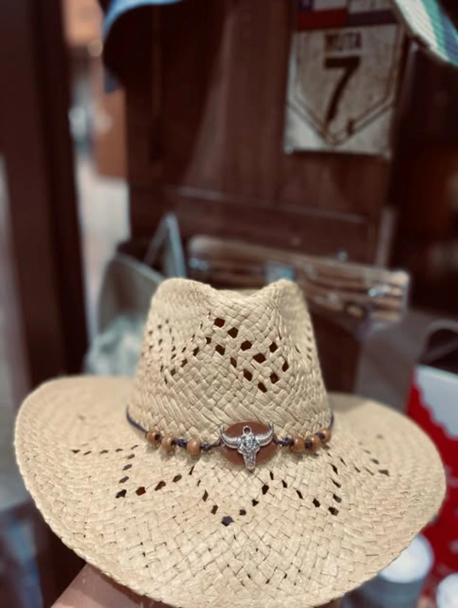 Sombrero de paja y artesanías en Alpaca